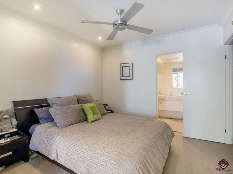 3027 The Boulevard, Carrara QLD 4211