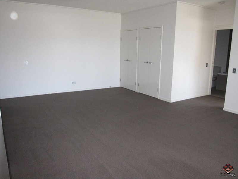 60 Riverwalk Avenue, Robina QLD 4226