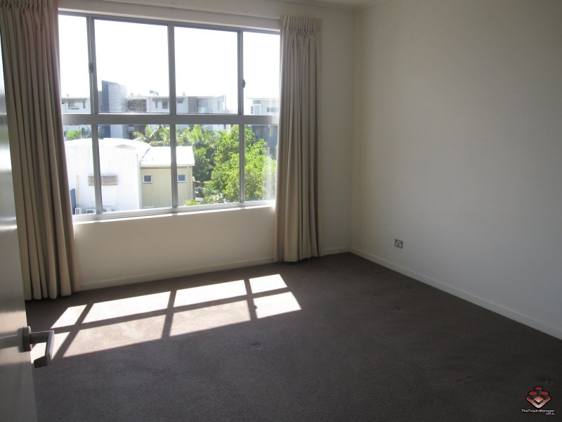 60 Riverwalk Avenue, Robina QLD 4226