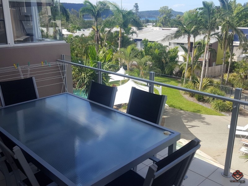 65 Manooka Drive, Cannonvale QLD 4802