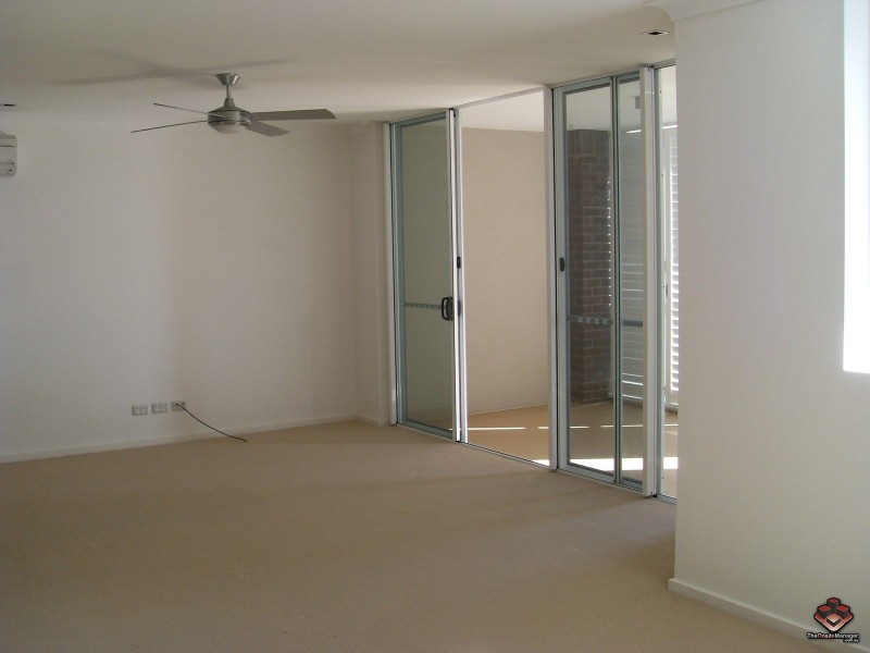 3027 The Boulevard, Carrara QLD 4211