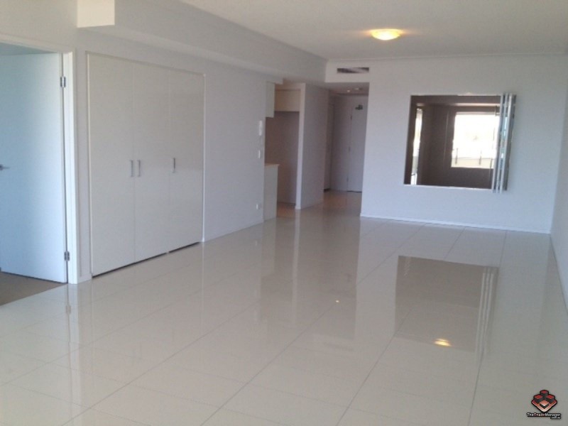 41 Harbour Town Drive, Biggera Waters QLD 4216