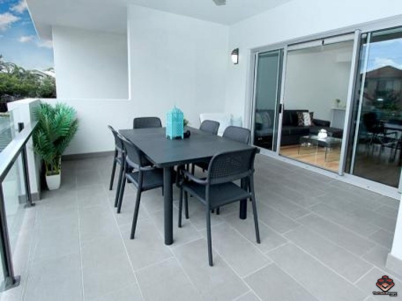 2 Laurence Street, St Lucia QLD 4067