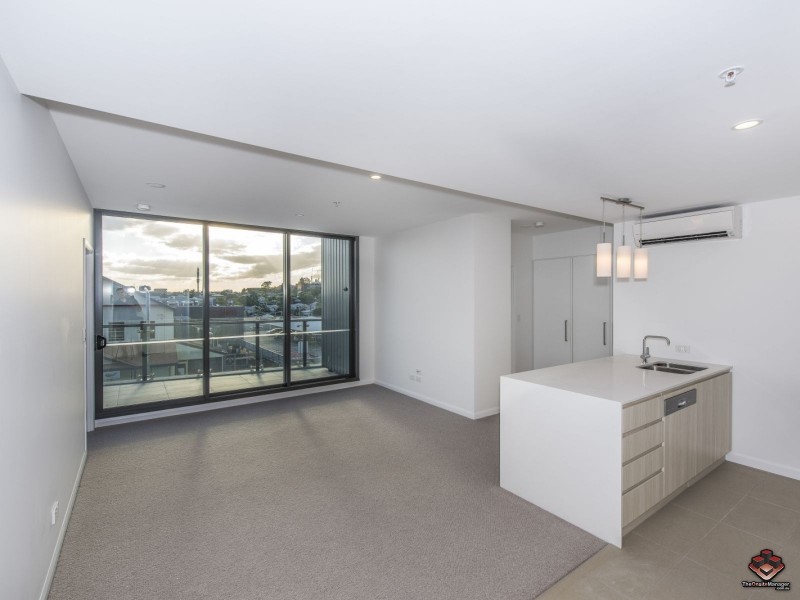 30308/300 Old Cleveland Road, Coorparoo QLD 4151