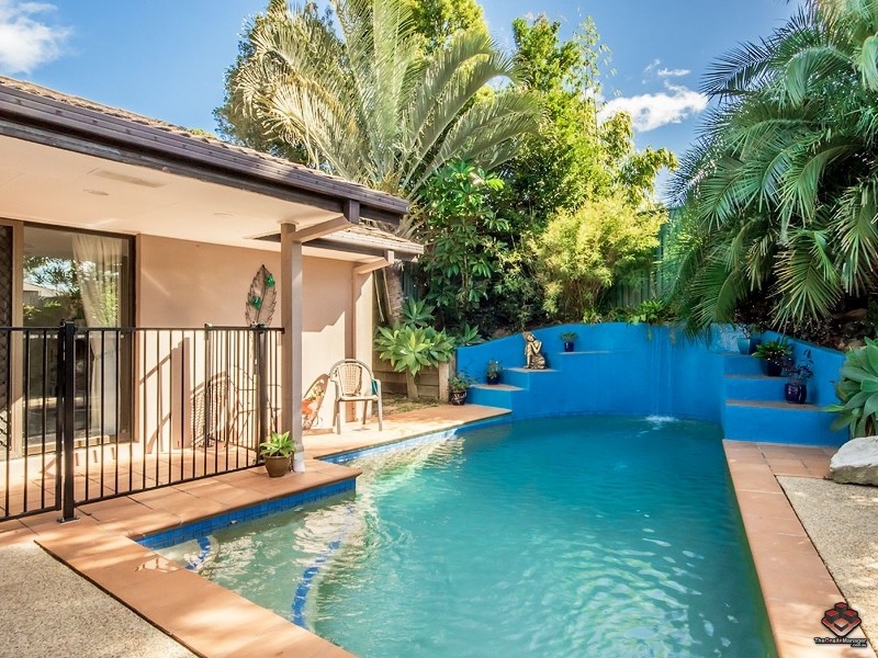 233 Mildura Drive, Helensvale QLD 4212