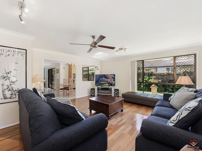 233 Mildura Drive, Helensvale QLD 4212
