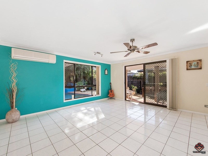 233 Mildura Drive, Helensvale QLD 4212