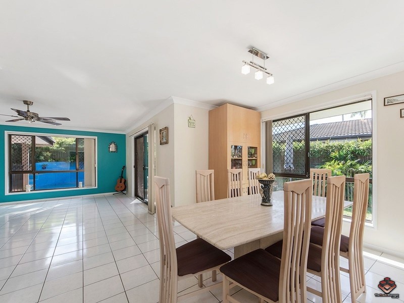 233 Mildura Drive, Helensvale QLD 4212