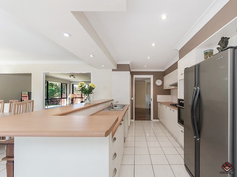 233 Mildura Drive, Helensvale QLD 4212