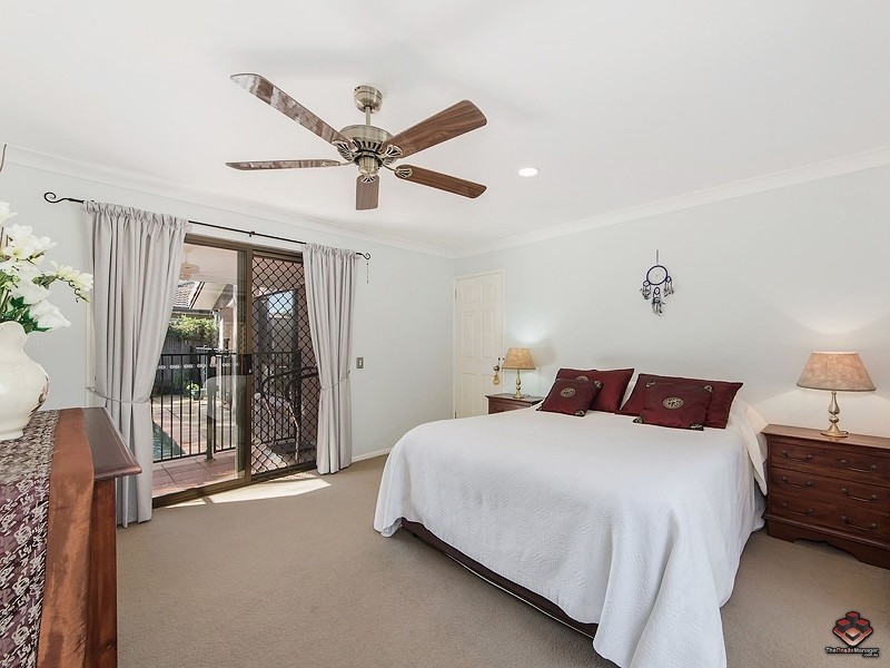 233 Mildura Drive, Helensvale QLD 4212