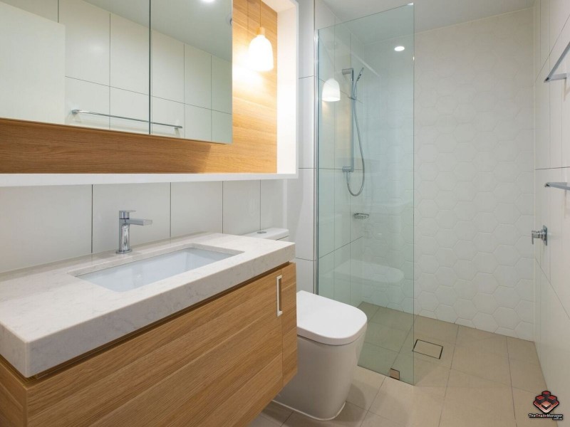 148 Logan Road, Woolloongabba QLD 4102