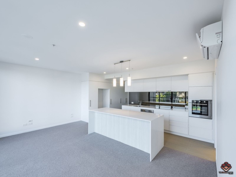 30305/300 Old Cleveland Road, Coorparoo QLD 4151