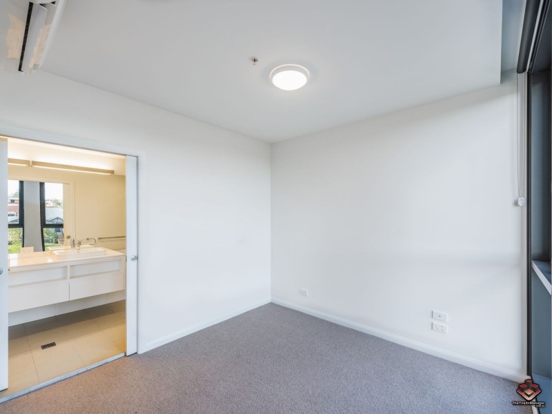 30305/300 Old Cleveland Road, Coorparoo QLD 4151