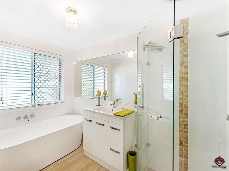 Parkwood QLD 4214