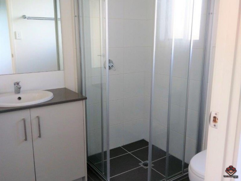 15 Beacon Lane, Hope Island QLD 4212