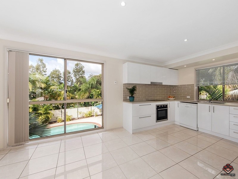 11 Rosedale Place, Helensvale QLD 4212