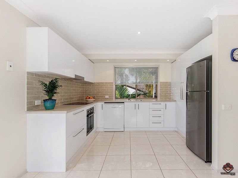 11 Rosedale Place, Helensvale QLD 4212