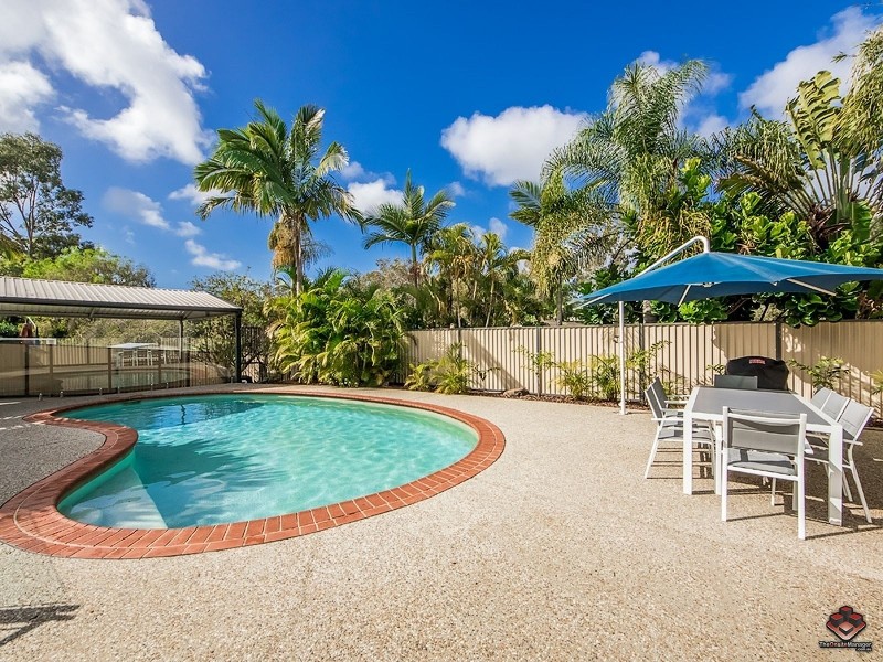 11 Rosedale Place, Helensvale QLD 4212