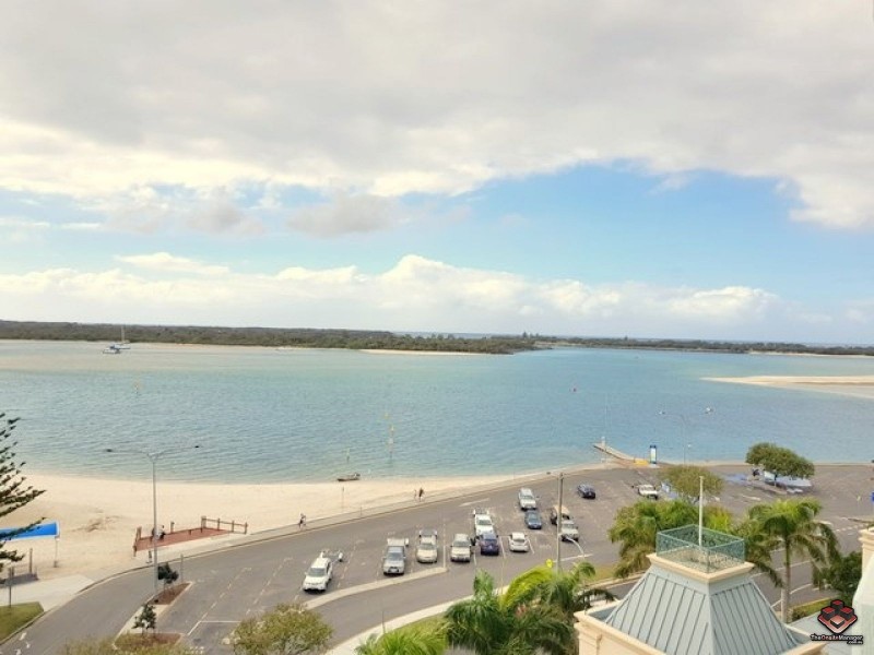 360 Marine Parade, Labrador QLD 4215