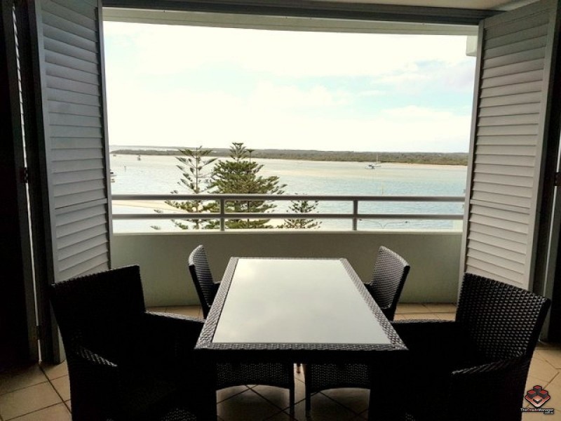 360 Marine Parade, Labrador QLD 4215