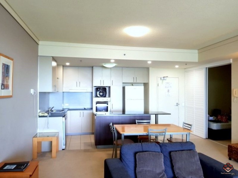 360 Marine Parade, Labrador QLD 4215