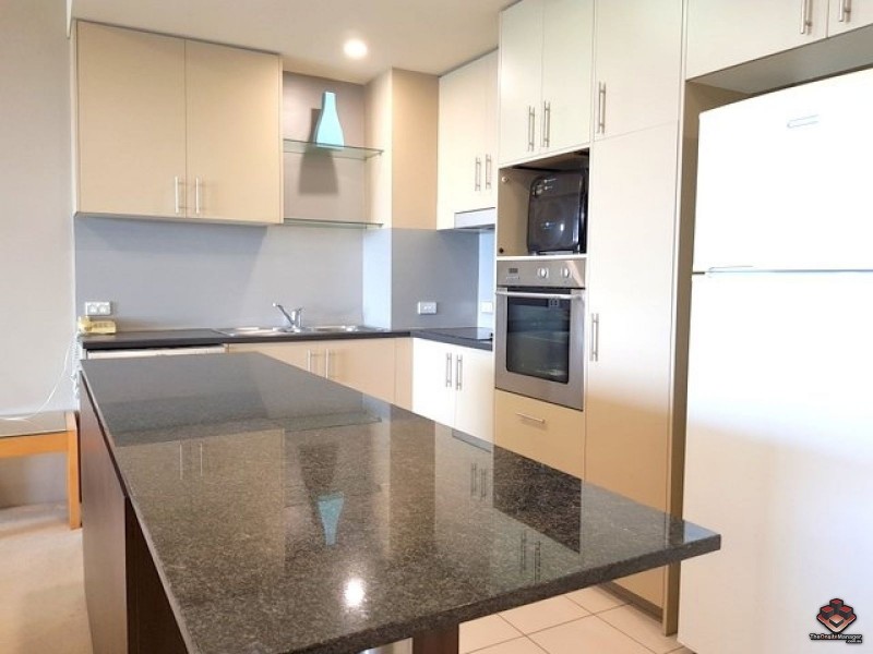 360 Marine Parade, Labrador QLD 4215