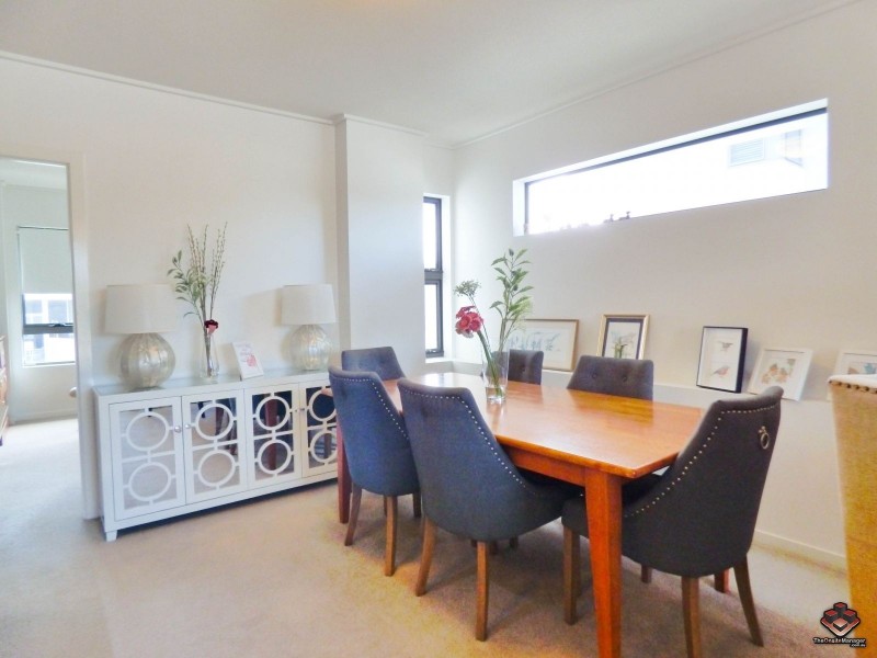 16 Surbiton Court, Carindale QLD 4152