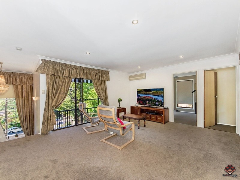 24 Camden Court, Helensvale QLD 4212