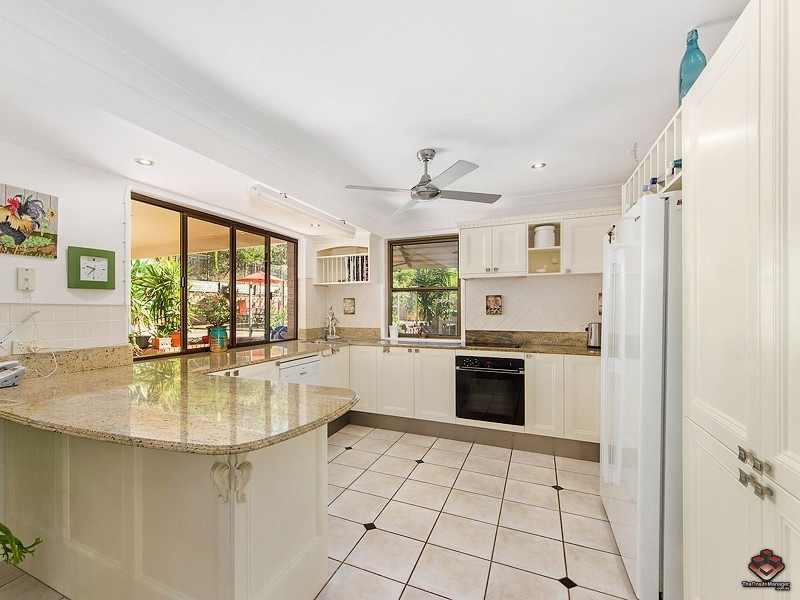 24 Camden Court, Helensvale QLD 4212