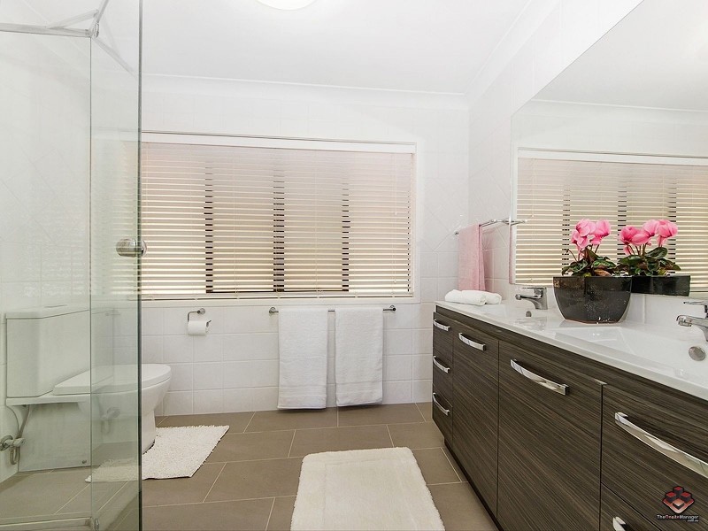 24 Camden Court, Helensvale QLD 4212