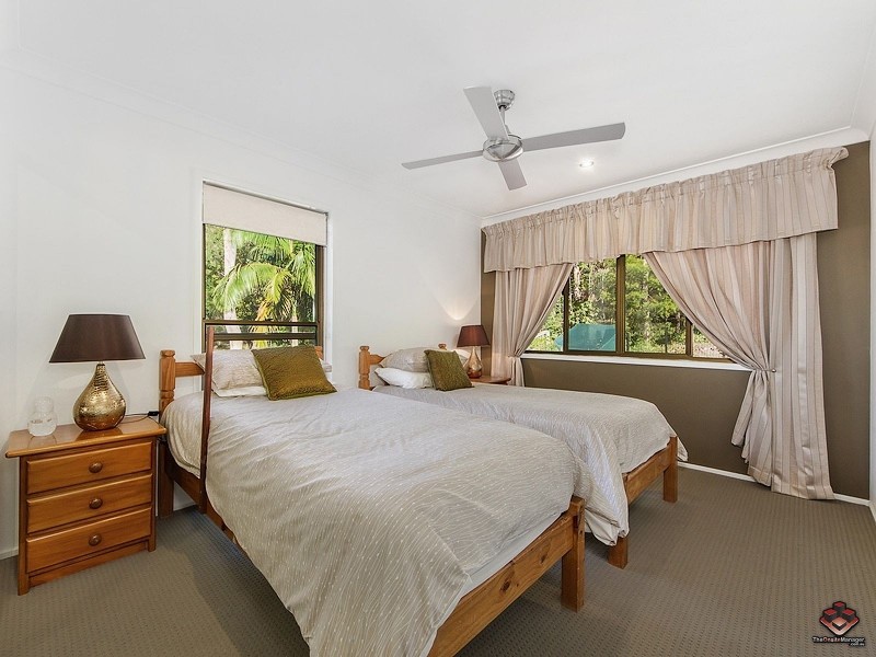 24 Camden Court, Helensvale QLD 4212