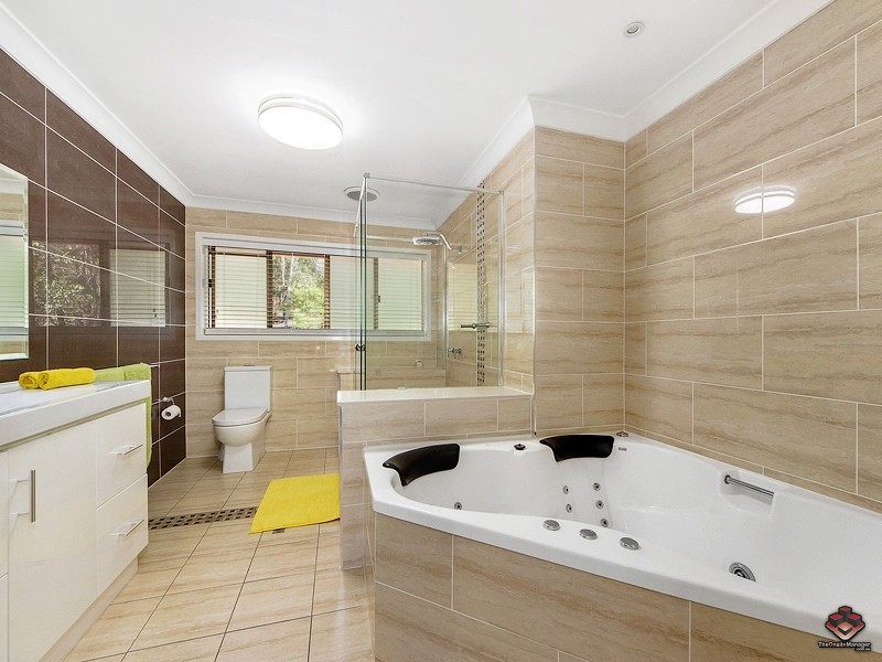 24 Camden Court, Helensvale QLD 4212