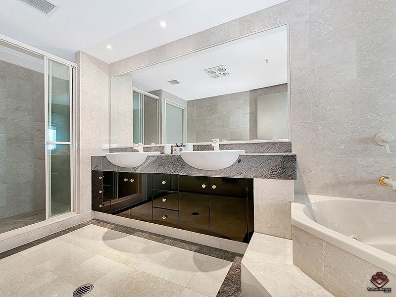 2 Goodwin Street, Kangaroo Point QLD 4169