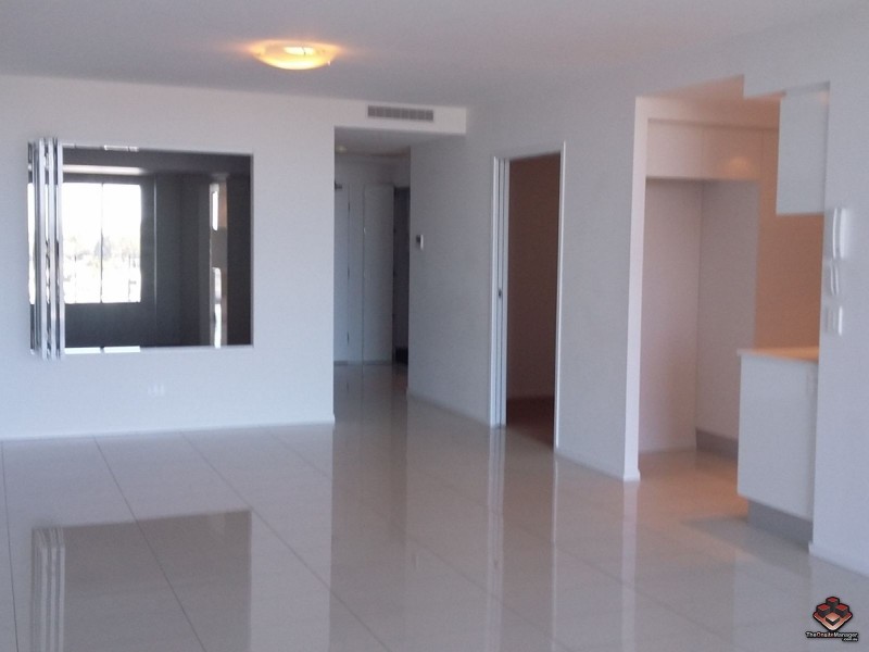 11 Compass Drive, Biggera Waters QLD 4216