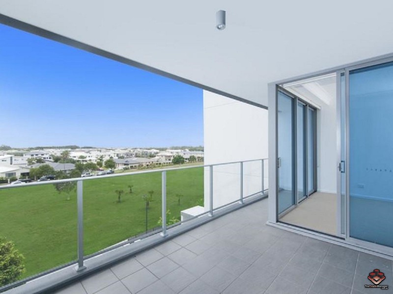 11 Compass Drive, Biggera Waters QLD 4216