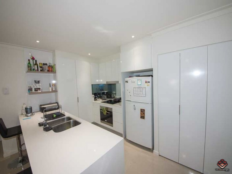 8 Lochaber Street, Dutton Park QLD 4102