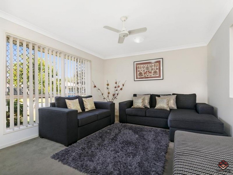 35 Earnshaw Street, Calamvale QLD 4116