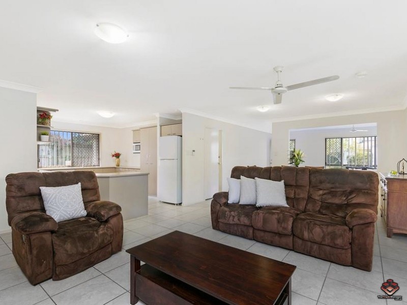 35 Earnshaw Street, Calamvale QLD 4116