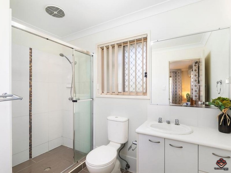 35 Earnshaw Street, Calamvale QLD 4116