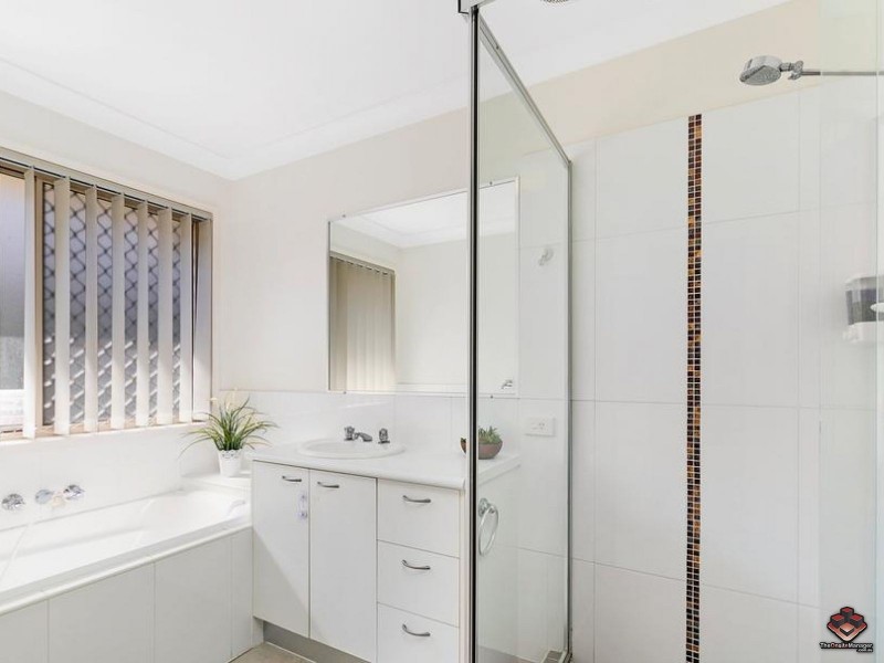 35 Earnshaw Street, Calamvale QLD 4116