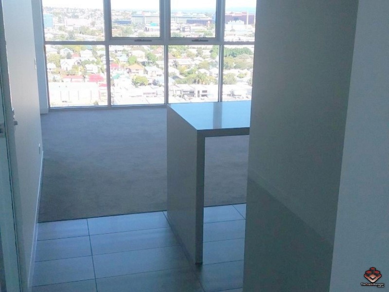 855 Stanley Street, Woolloongabba QLD 4102