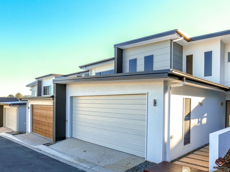 8 Russell Street, Everton Park QLD 4053