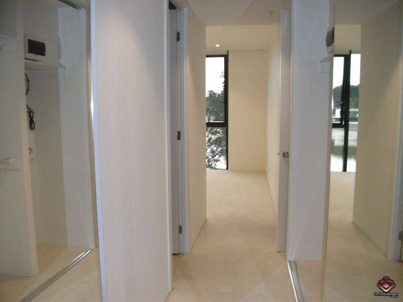 1 Marina Drive, Benowa QLD 4217