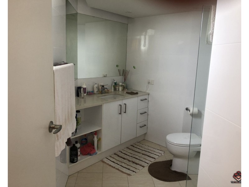 ID:3882280/114 Marine Parade, Southport QLD 4215