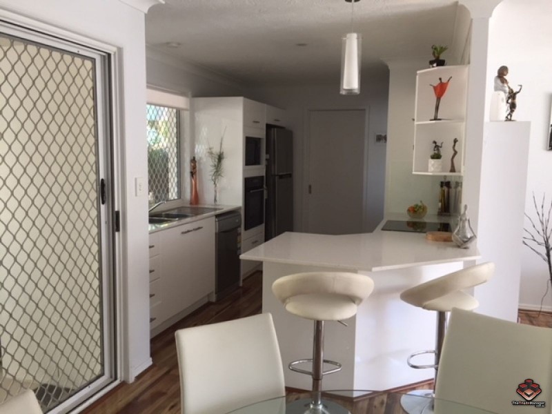 50 St Kevins Avenue, Benowa QLD 4217