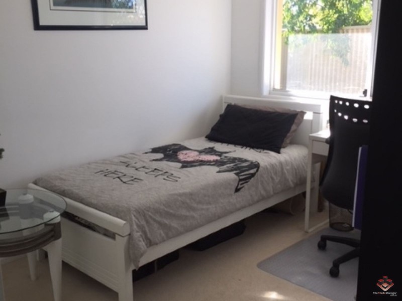 50 St Kevins Avenue, Benowa QLD 4217