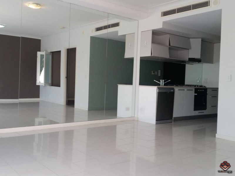 430 Marine Parade, Biggera Waters QLD 4216