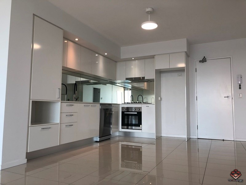 2 East Quay Drive, Biggera Waters QLD 4216