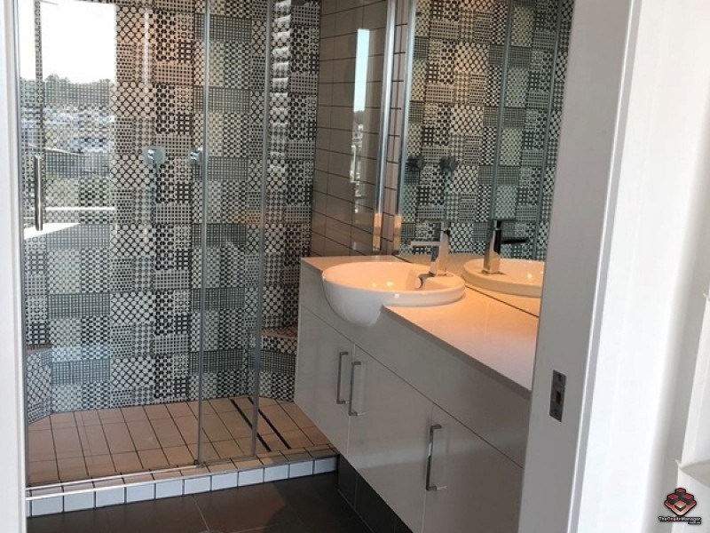 2 East Quay Drive, Biggera Waters QLD 4216