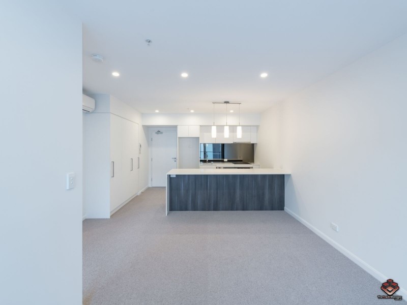 20608/300 Old Cleveland Road, Coorparoo QLD 4151